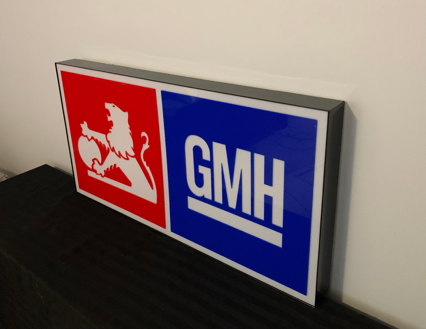 lion gmh lightbox sign